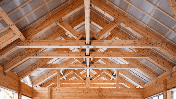 Roof construction of wooden trusses 